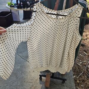 NY & CO cold shoulder blouse